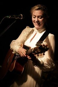 Electric, yet acoustic...