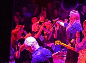 Curved Air in command Under The Bridge