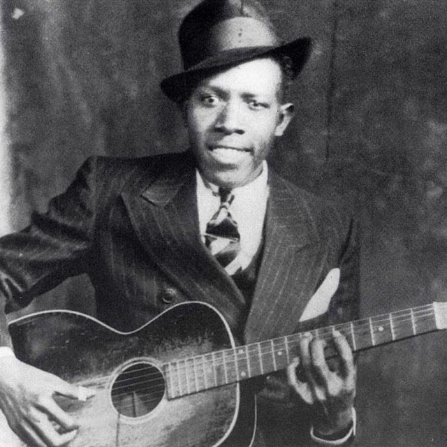 Robert-Johnson-photo