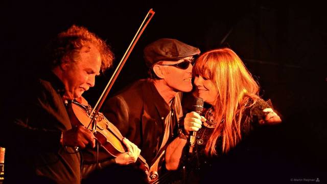 Under the Bridge Curved Air