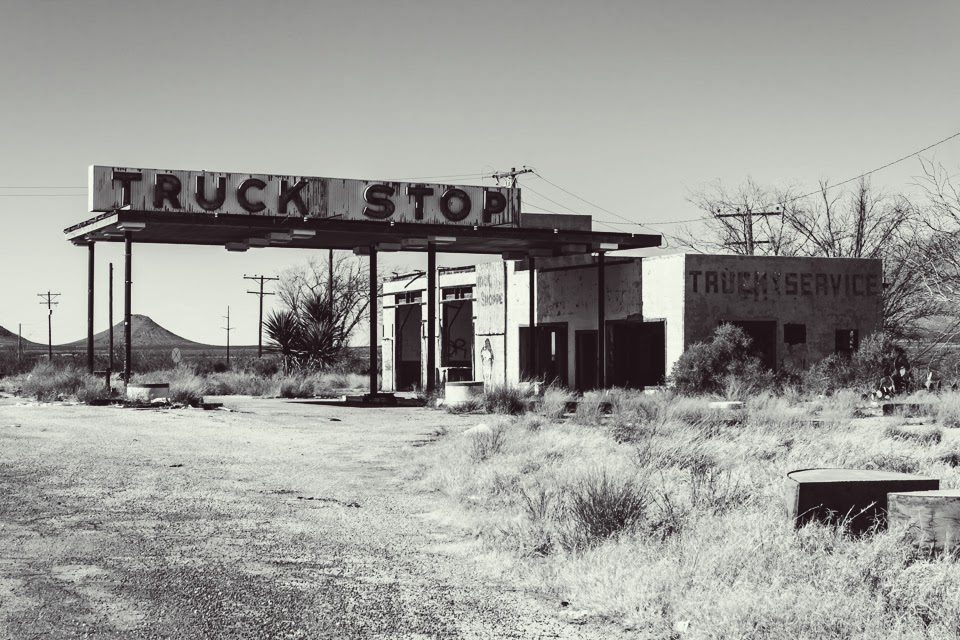 deserttruckstop-rightmid-1