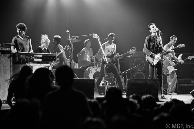 The-Talking-Heads-perfomring-in-Boston