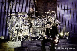 Mike Portnoy playing with Avenged Sevenfold